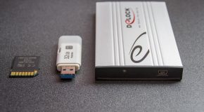 360驱动备份还原功能界面，显示已备份的显卡声卡网卡驱动列表及还原按钮，界面简洁专业